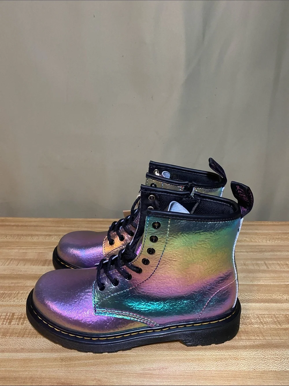Dr. Martens 1460 Junior Rainbow Crinkle Boots 8-Eye Iridescent Metallic L5/ M4